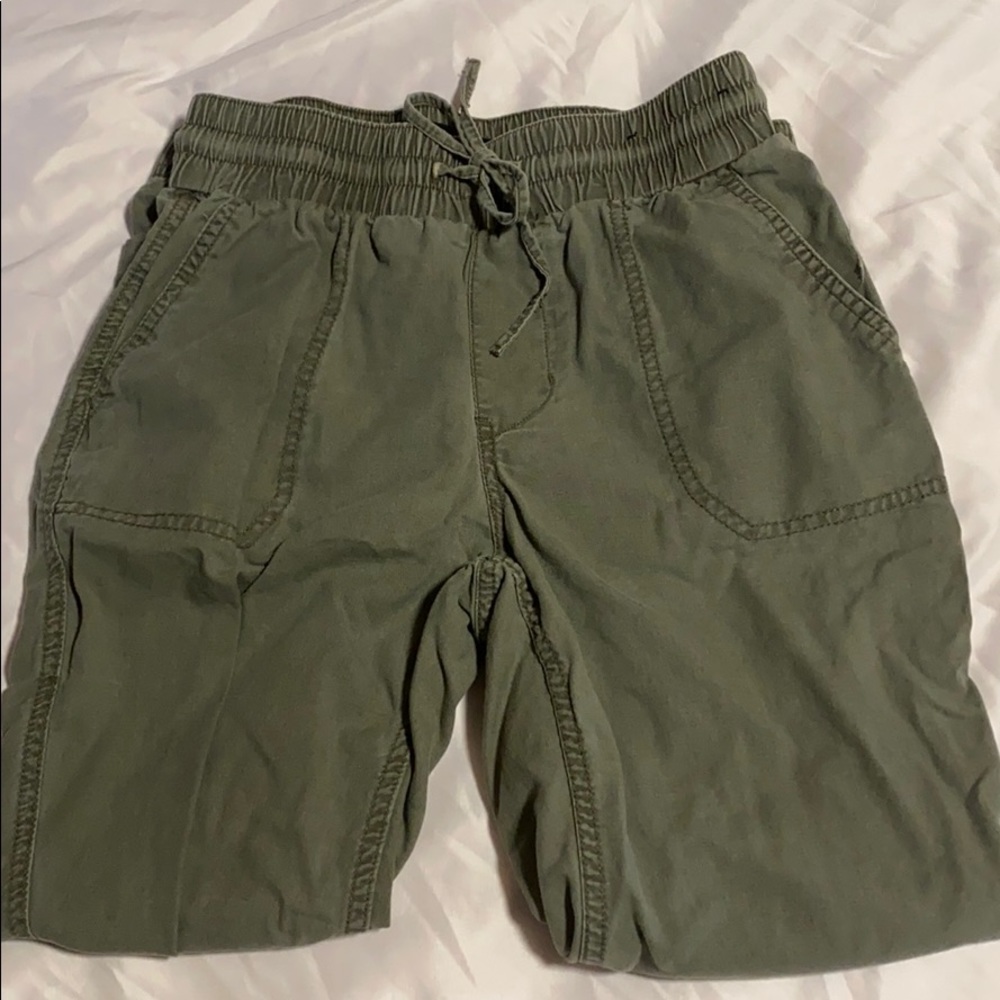 I am selling woman’s pants